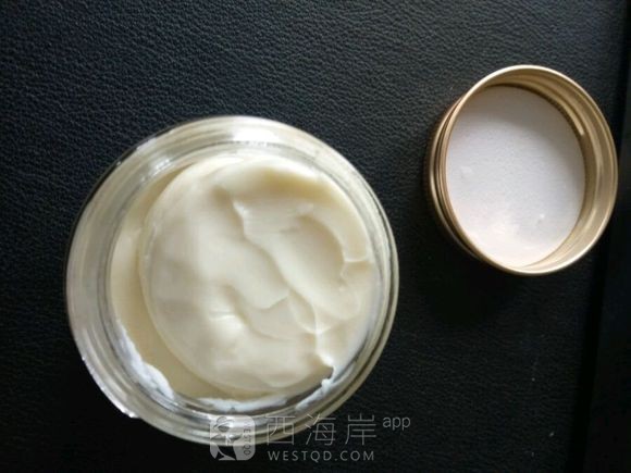 最近一款马油面霜红遍了朋友圈，