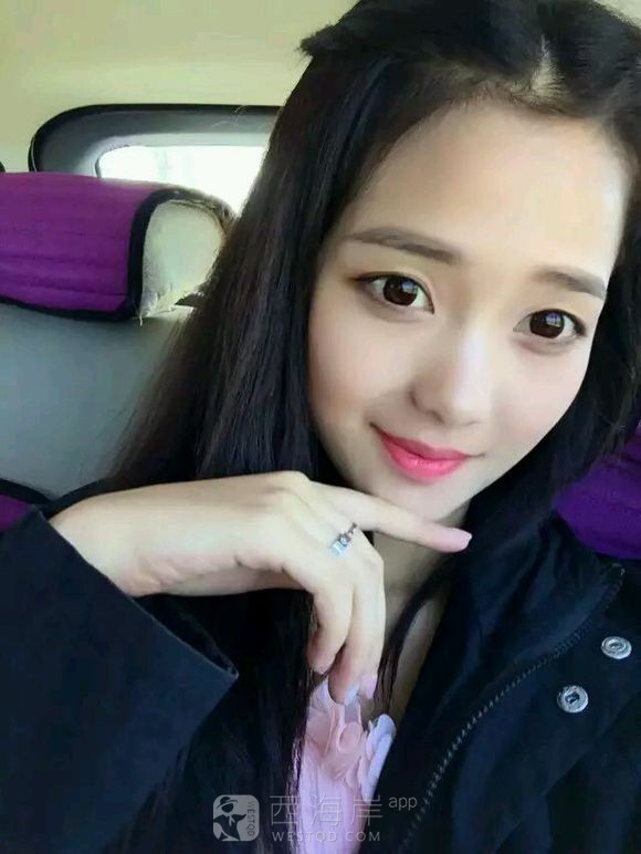 这么晚还有没睡的吗？近来举个爪爪！！！