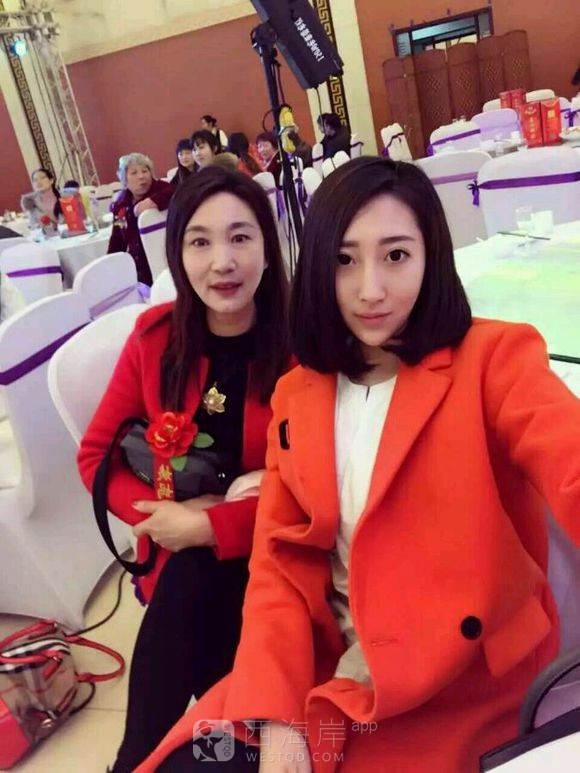 爆个照片，说不定 有烂桃花哈哈