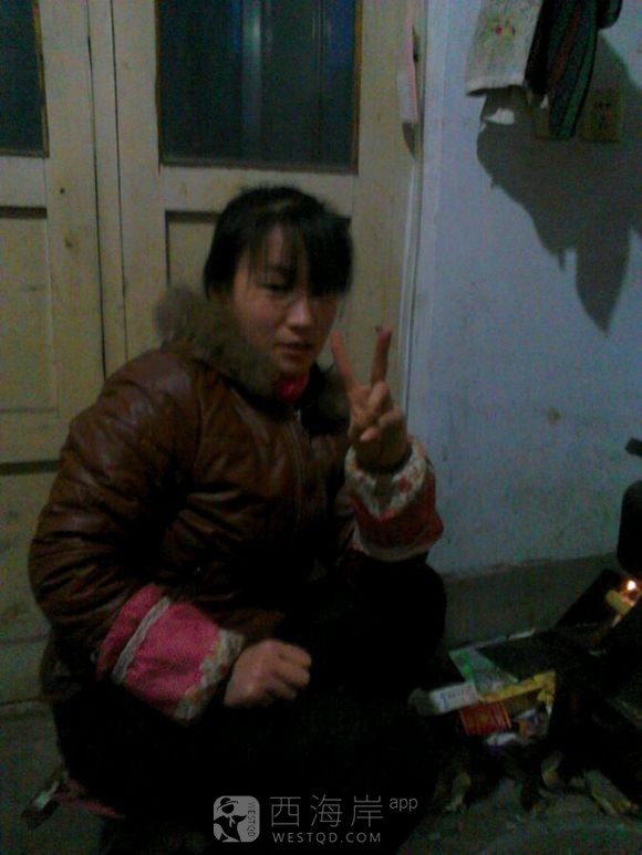 请求大家帮帮我谢谢了，她好像现在在青岛来，请求吧主别删我帖子谢