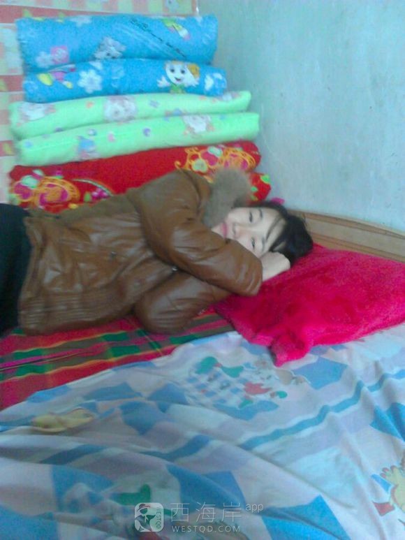 请求大家帮帮我谢谢了，她好像现在在青岛来，请求吧主别删我帖子谢