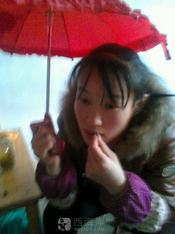 请求大家帮帮我谢谢了，她好像现在在青岛来，请求吧主别删我帖子谢