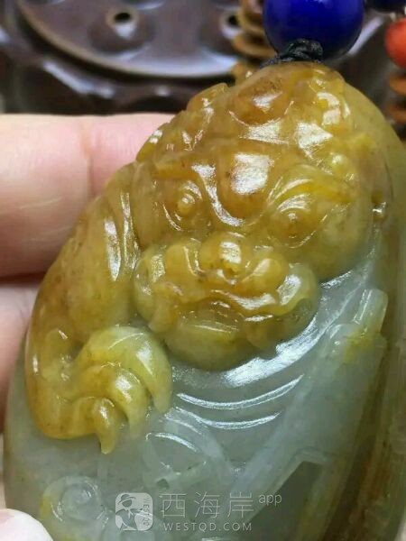 放漏新疆和田籽料挂件