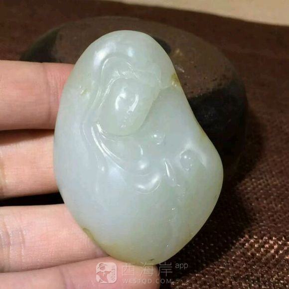 放漏新疆和田籽料挂件