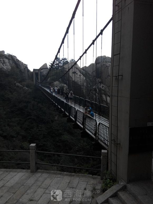 看看这青岛的山和水，喜欢的朋友跟几张！
