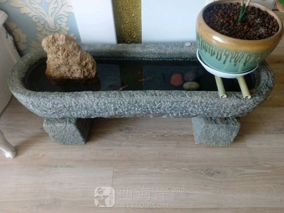 本人有俩老石槽转让，一个元宝槽，一个四川红砂石