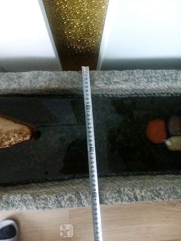 本人有俩老石槽转让，一个元宝槽，一个四川红砂石