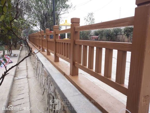 海边即将采用水泥仿木栏杆