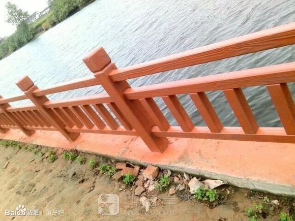 海边即将采用水泥仿木栏杆