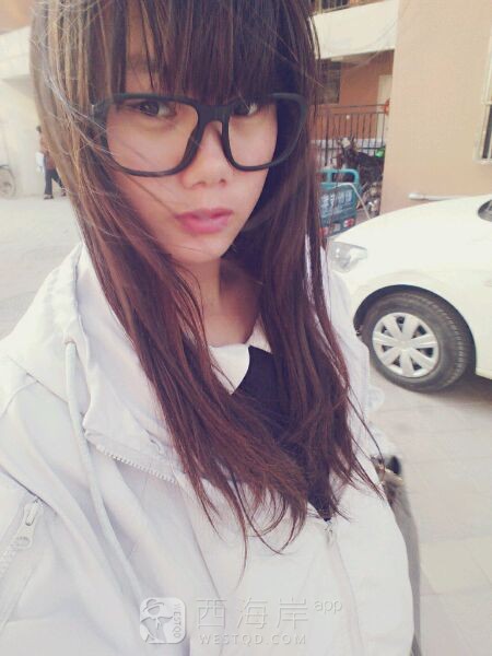 组团去雷家店子摘草莓