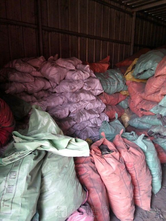 有到烧烤季节了，木炭大量到货