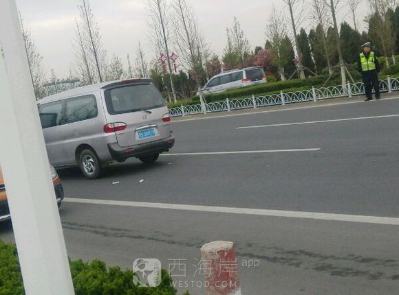 喃喃喃，滨海大道又出车祸了！