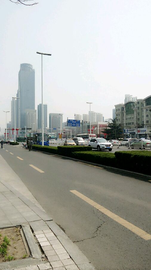 有个朋友想去海信上班，怎么进？