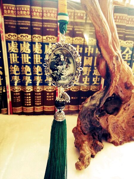 [车行天下]刚做的汽车挂件，定制自己的照片。