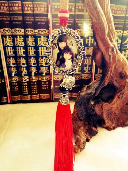 [车行天下]刚做的汽车挂件，定制自己的照片。