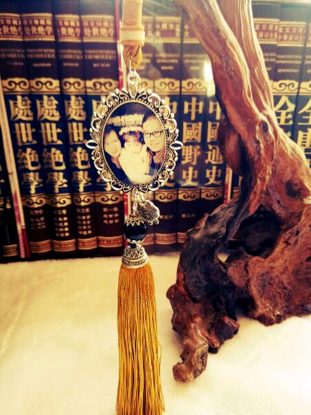 [车行天下]刚做的汽车挂件，定制自己的照片。