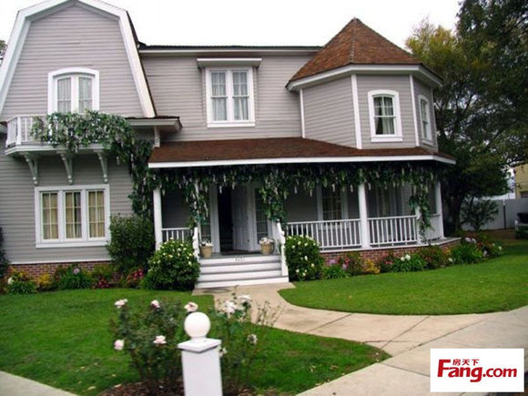 现在不都追求这样的小别墅吗，给自己爸妈盖一套吧