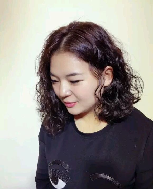 黄岛的美女们，能不能告知下黄岛哪里设计发型，烫头发好啊？