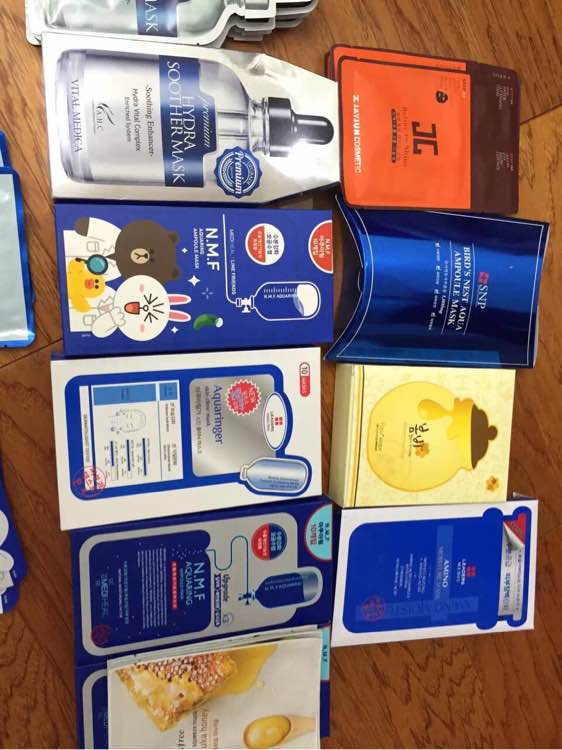 女同志们分享下你们的日常化妆品啊