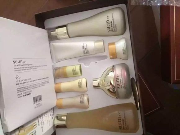 女同志们分享下你们的日常化妆品啊