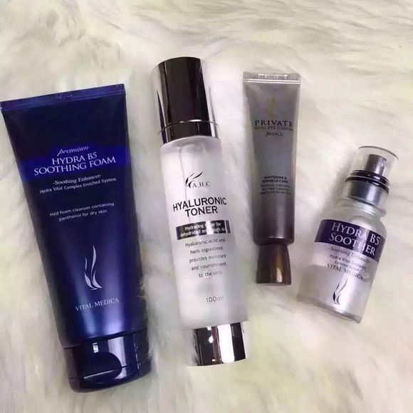 女同志们分享下你们的日常化妆品啊