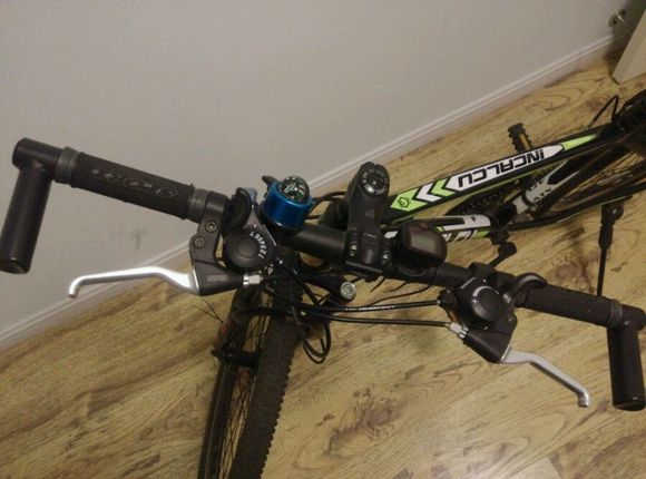 嘿亲们，借此地出辆二手自行车！