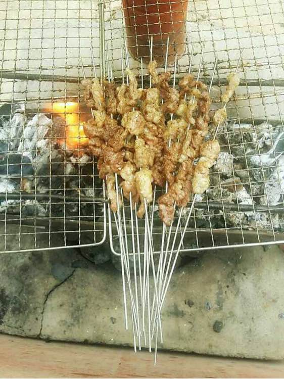 昨天吃了顿烧烤，今天早晨发现好文艺。。。