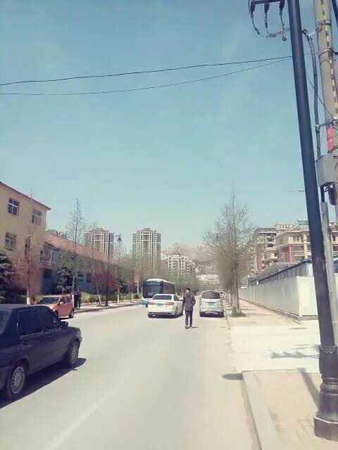 强大的网友们，大家看看这个地方是哪？