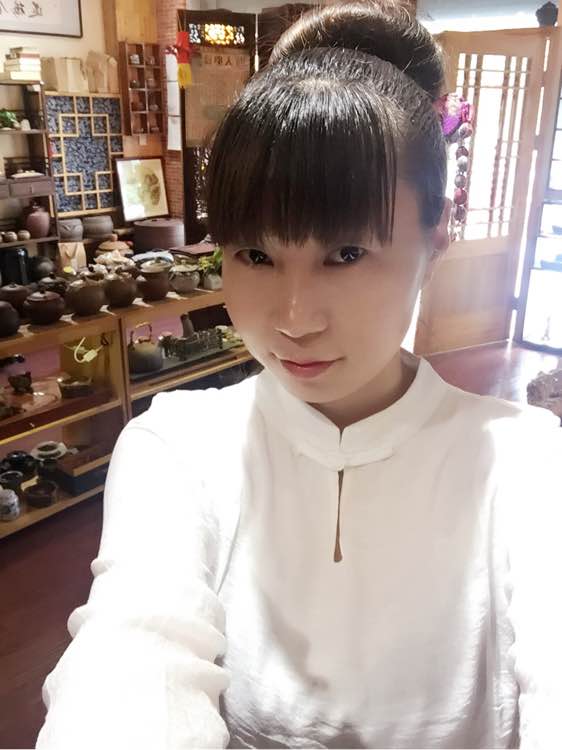 有人来喝下午茶吗