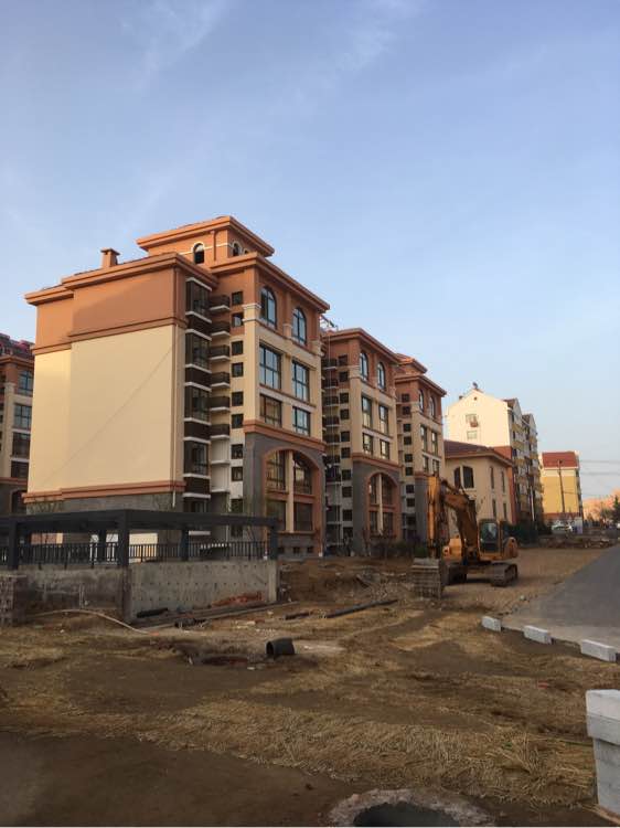 有谁知道后湾盐滩新建的房子有木有商品房