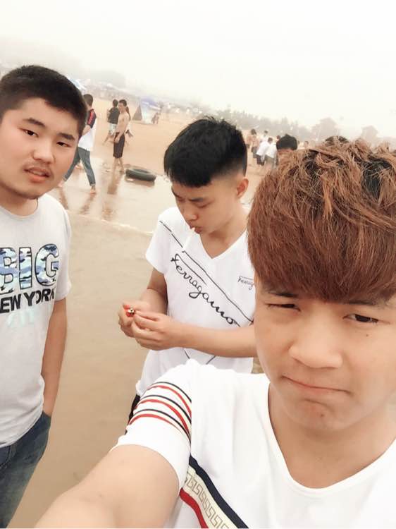 求工作，黄岛区，包吃住不压工资的，3500-4000就好