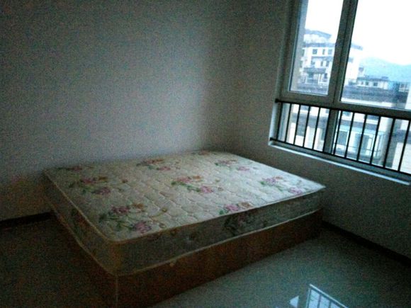 山科大西南 龙湖原山  合租  625一个月