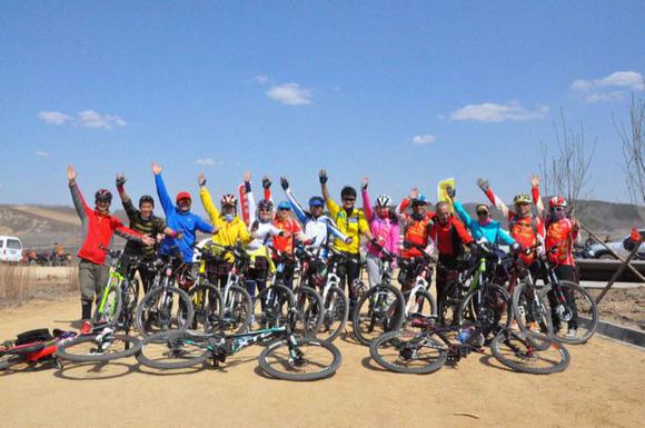 开发区骑车的小伙伴呢？