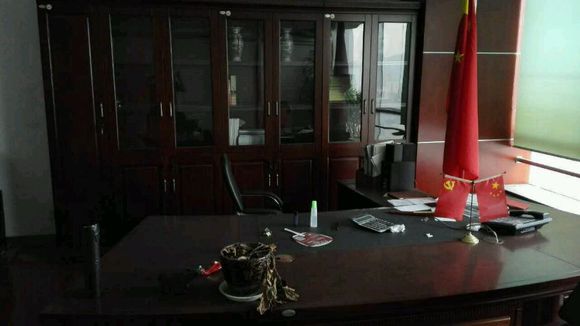 公司歇业了，一大批办公用品打包卖了