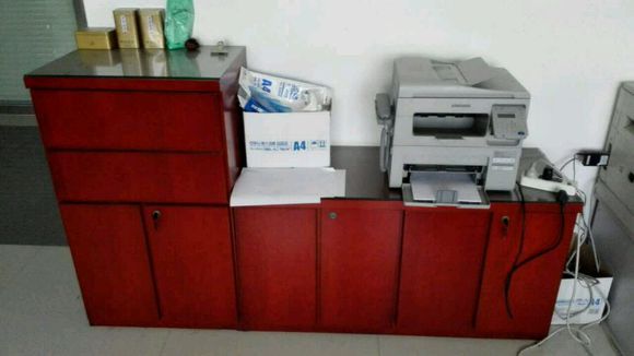 公司歇业了，一大批办公用品打包卖了