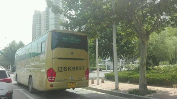 大客不顾乘客安危