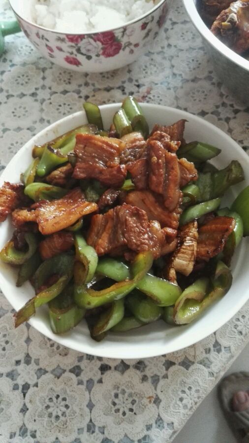 尖叫炒肉红烧排骨