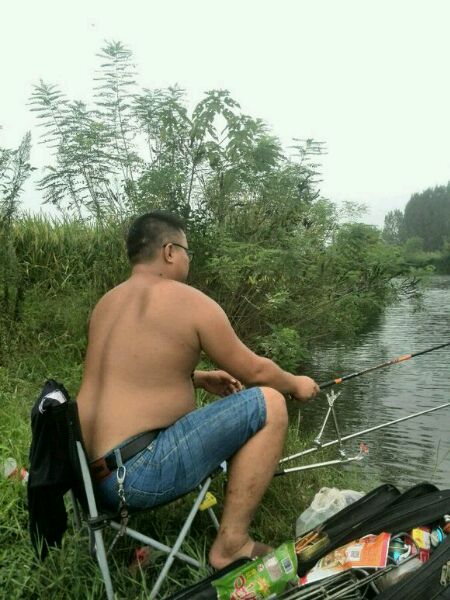 走一起钓鱼的不