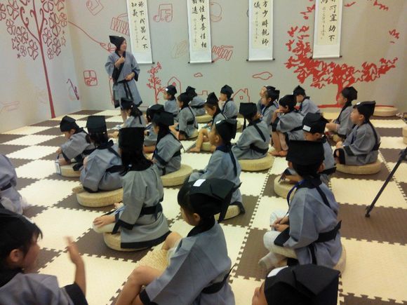 看看穿上汉服的我们，是不是很棒呢！属于我们的国学世界！