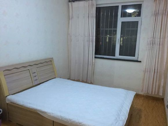 金沙滩附近套三求合租 仅限妹子