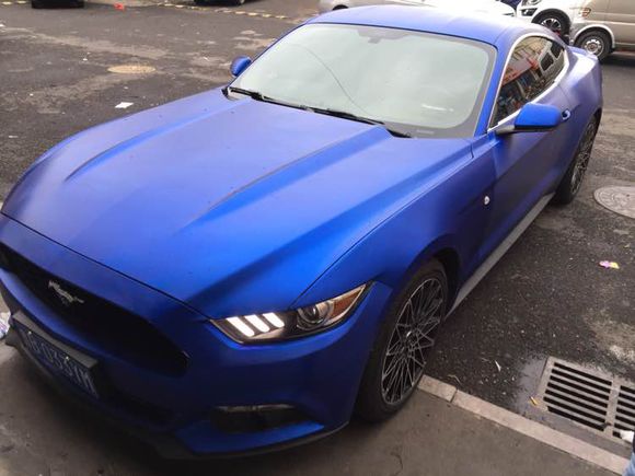 福特野马白色改蓝色