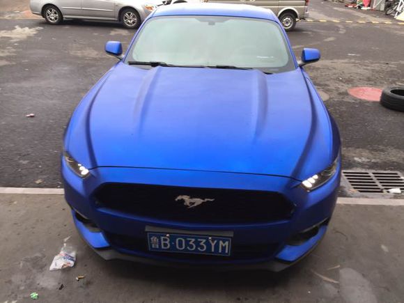 福特野马白色改蓝色