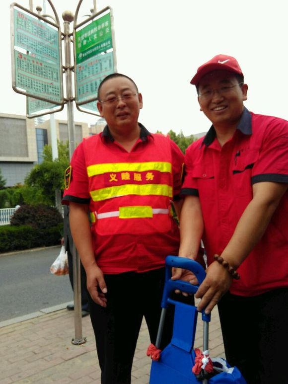 最美黄岛人，公交司机业余时间义