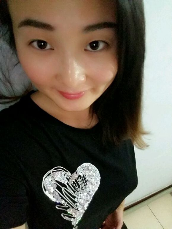 好无聊的自拍一下