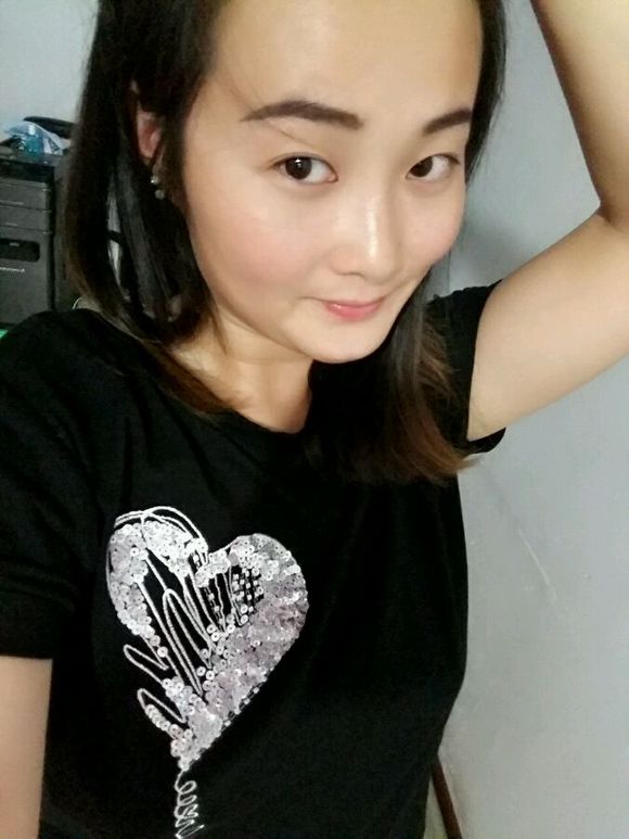 好无聊的自拍一下