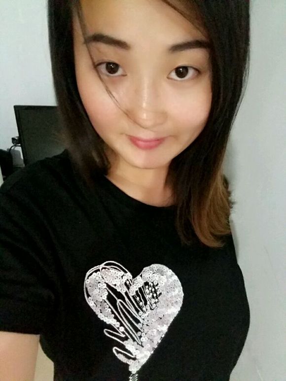 好无聊的自拍一下