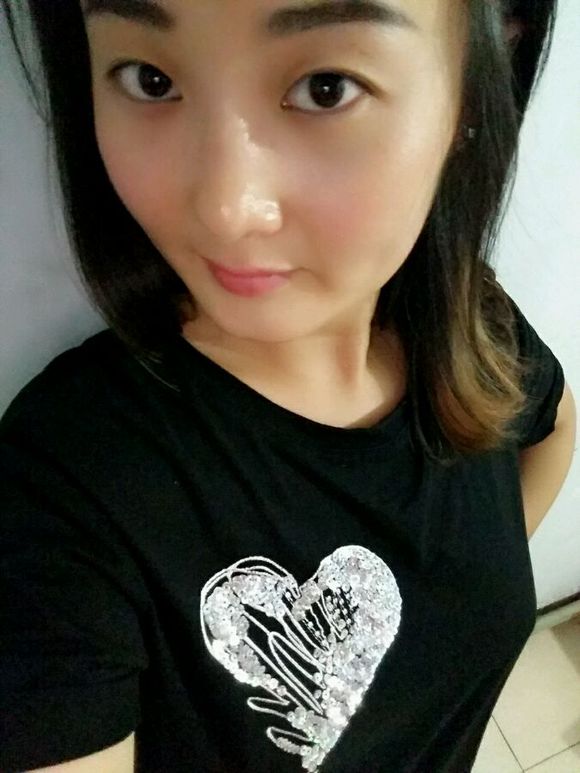 好无聊的自拍一下