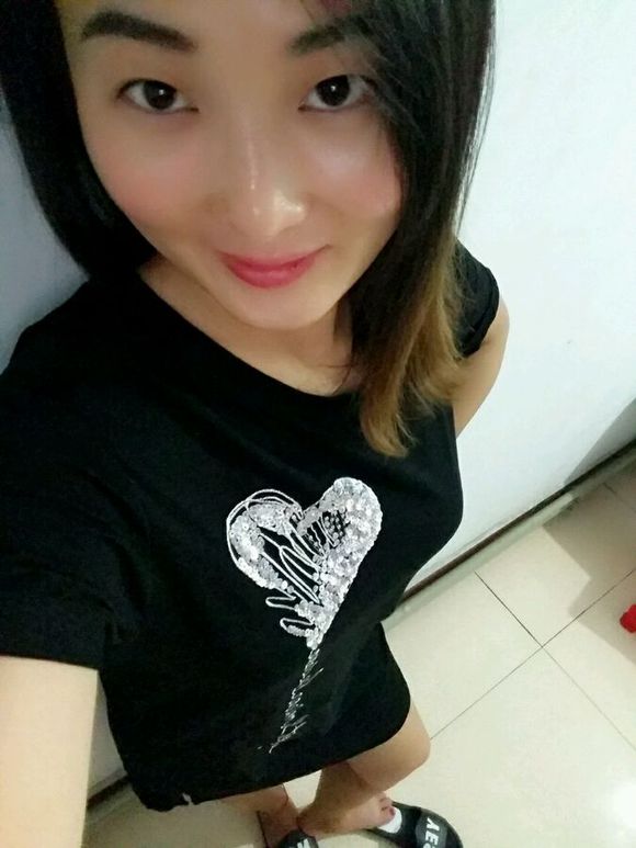 好无聊的自拍一下