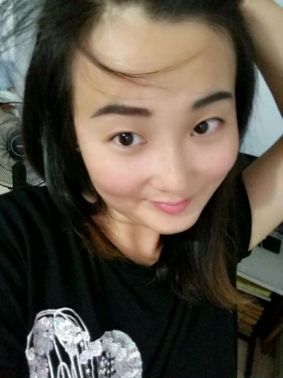 好无聊的自拍一下