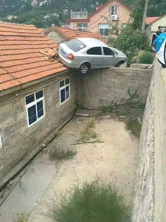 开个车用不用这么牛逼？